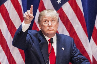 Donald Trump Tiba-Tiba Dilarikan dari Atas Panggung Saat Kampanye