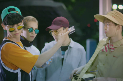 EXO-CBX Uji Kesabaran Suho, Baekhyun Crossdress Jadi Cewek di MV 'The One'