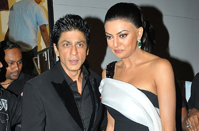 Bikin Bernostalgia, Shahrukh Khan Pose Serasi Bareng Sushmita Sen dan Putrinya