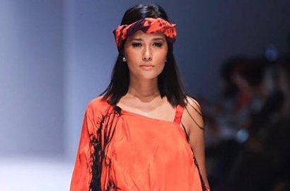 Lepas Status Janda, Foto-Foto Pernikahan Titi Rajo Bintang Bikin Terharu
