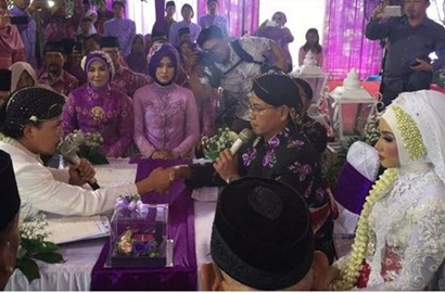 Cella Kotak Nikahi Dokter Gigi di Jogja, Manajer: Panggungnya Rubuh