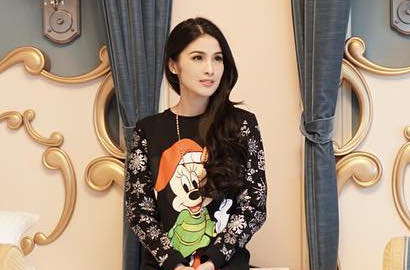 Keren, Sandra Dewi Gladi Resik di Kastil Cinderella Jelang Resepsi Pernikahan