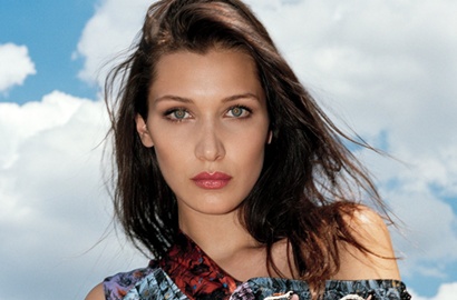 Jadi Model Nike, Bella Hadid Pamer Ukuran Perut yang Tak Lazim