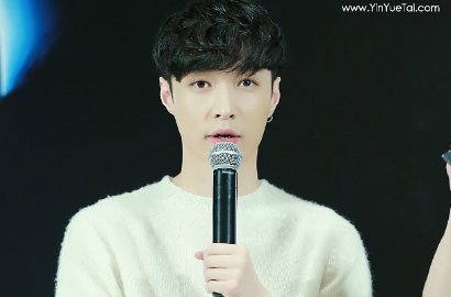 Ditembak EXO-L Saat Fansign, Imutnya Lay Malu-Malu Sampai Mau Pingsan