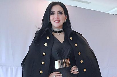 Bak First Lady, Foto Syahrini Keluar Hotel Dikawal 3 Bodyguard Ini Bikin Heboh