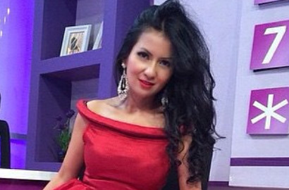 Bibir Makin Seksi, Five Vi Dituduh Operasi Plastik