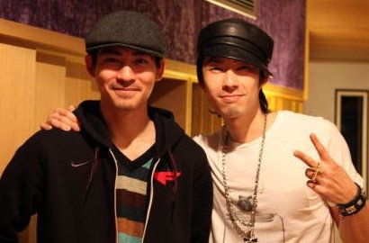Vic Zhou dan Bayinya Kompak Beri Semangat untuk Vanness Wu