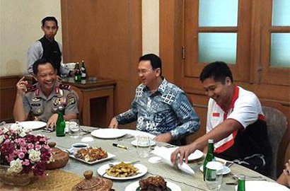 Unggah Foto 'Botol Miras' Ahok dan Kapolri, Akun Ini Jadi Bulan-Bulanan Netter
