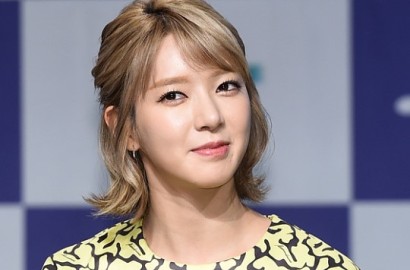 Seksi Pakai Rok Mini, Paha Tebal Choa AOA Malah Banjir Pujian