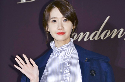 Yoona SNSD Baru Pamer Borong Dua Trofi AAA 2016, Saking Sibuknya?