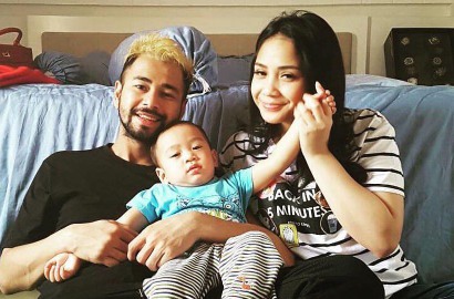Cuek Ada Nagita, Raffi Ahmad Cium Pipi dan Dekati Pedangdut Seksi