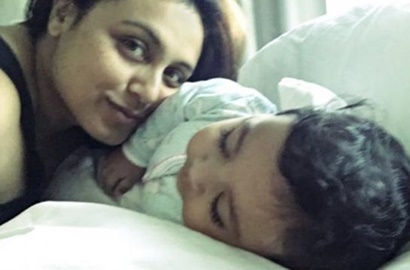 Rayakan Ulang Tahun Pertama, Rani Mukherjee Pamer Foto Perdana Adira