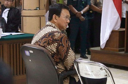 Ahok Beber Alasan Tak Malu Menangis di Persidangan