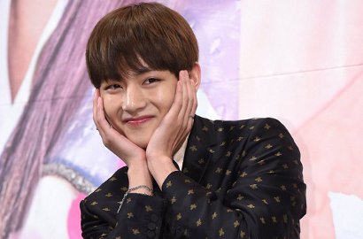Sama-Sama Ganteng, Begini Jadinya V BTS Foto Bareng 'Kembaran'