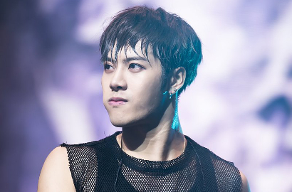 Bikin Nangis, Ternyata Ini Alasan Jackson GOT7 Berlutut Saat 'Diserbu' Fans Beijing