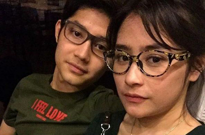 Ditanya Soal Rassya Usai Diberi Kejutan Aliando, Prilly: Tanya Aja Sama Mama Atau Papanya
