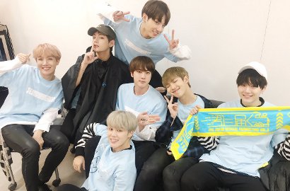 Standee BTS Ini Kelewat Mirip Aslinya, Netter: Sebentar Lagi Pasti Dicuri