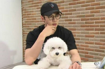 Pamer Foto Bareng Vivi, Lebih Imut Sehun EXO Atau Anjingnya?