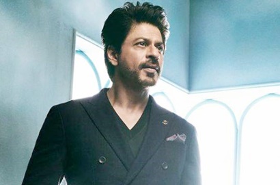 Sudah 51 Tahun, Shahrukh Khan Tampil Gagah dan Seksi di Pemotretan