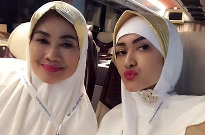 Kursi Roda Julia Perez Mendadak Hilang di Masjidil Haram, Pertanda Apa?