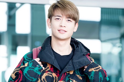 Awas Meleleh, Intip Kerennya Foto Minho Saat Latihan Surfing di Bali