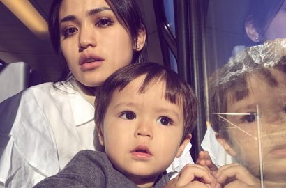 Liburan di Belanda, Lucunya Putra Jessica Iskandar Jadi 'Tukang Becak'