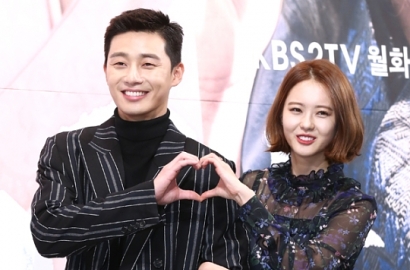 Manisnya Park Seo Joon Bantu Go Ara Cuci Baju di 'Hwarang'