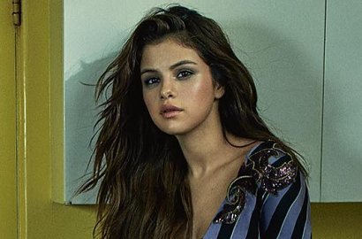 Unggah Foto Misterius Ini, Selena Gomez Siap Manggung Lagi?