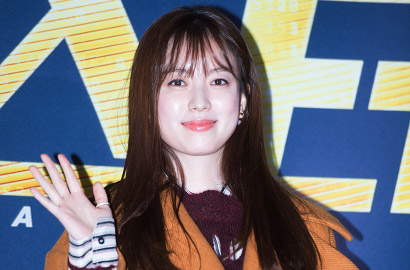 Berangkat ke Paris, Han Hyo Joo Tampil Cantik dan Segar di Bandara