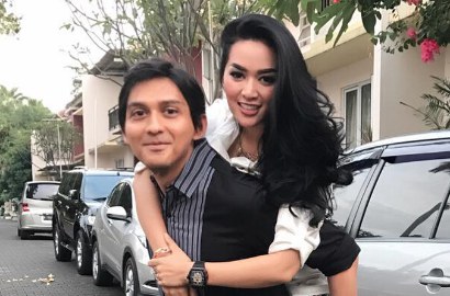 Disindir Settingan Soal Nikah Siri, Lucky Hakim Cium Mesra Leher Syahrini KW