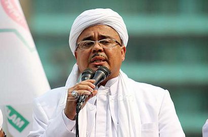 Habib Datangi Polda Jabar Dikawal Massa, Polisi Kerahkan 800 Personel