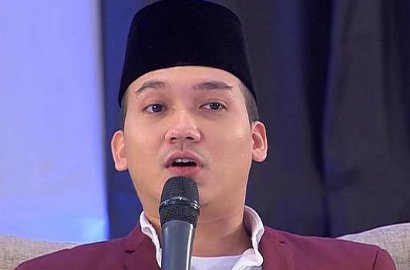 Di Depan Kabah, Egi John Berdoa Minta Jodoh Saleha