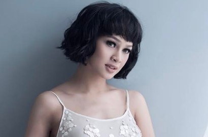 Pamer Foto Usai Sepekan Lahiran, Netter Heboh Bahas 'Fakta Unik' Anak Pertama Andien