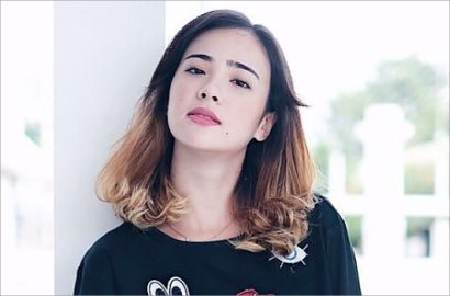 Tes Pengetahuan Fans Drama Korea, Pamela Bowie Unggah Foto Tangan Misterius Ini