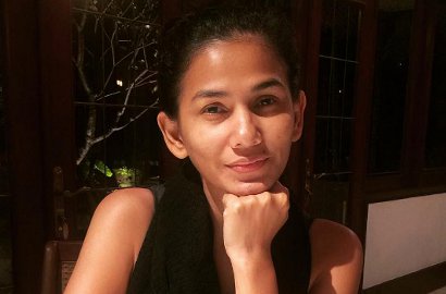 Lama Menghilang, Nova Eliza Tiba-Tiba Muncul Jadi 'Cowok' Ganteng