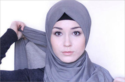 Tampil Muslimah, Inilah Tutorial Hijab Cantik dengan Pashmina