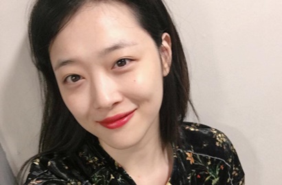 Pamer Foto Pakai 'Kerudung', Sulli Lagi-Lagi Bikin Heboh Netter