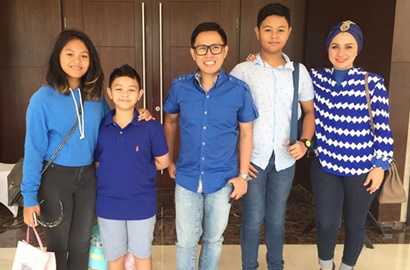 Bertema Gangster, Foto Keluarga Eko Patrio Malah Bikin Netter Salfok