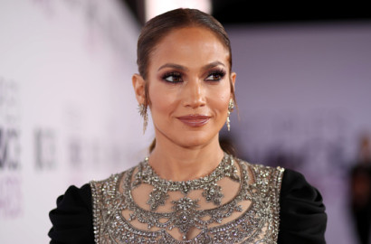 Drake 'Kencan' Sama Aktris Porno, Jennifer Lopez Caper Pakai Foto Seksi