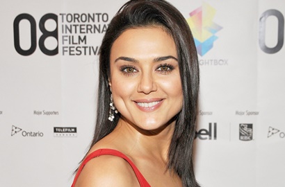 Rayakan Ultah ke-42, Kecantikan Preity Zinta Masih Digilai Remaja
