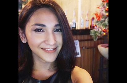 Dena Rachman 'Duck Face' Ala Raline Shah, Netter: Kayak Cewek Kalau Gini