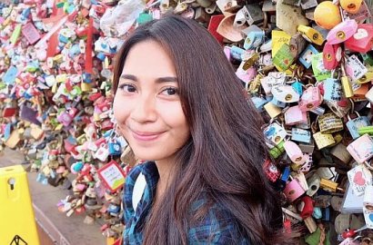 Dinda Kirana Coba-Coba Sipitkan Mata, Netter: Ciee Nyamain Si Abang Korea