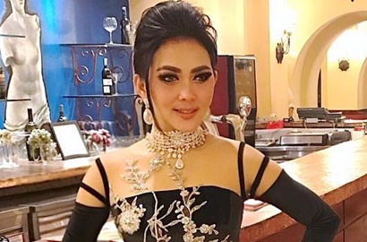 Kerap Tampil Cetar dan Cantik Memesona, Berapa Harga Alat Makeup Syahrini?