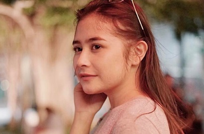 Malam Jumat, Prilly Latuconsina Bikin Merinding Pamer Poster 'Danur'