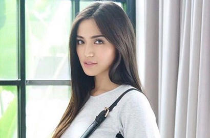 Bagian Dada Ketahuan 'Dipegang' Sosialita Cantik, Jessica Iskandar Hebohkan Netter