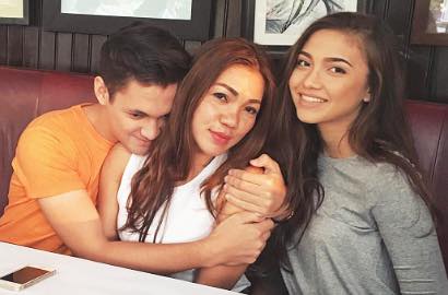 Libur Syuting, Angela Gilsha Hangout Bareng Sang Mama
