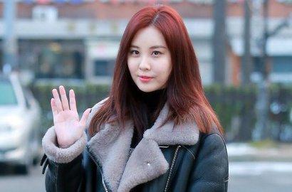 Tampil Modis Berangkat Pre-Recording, Ini Harga Jaket dan Sepatu Keren Seohyun