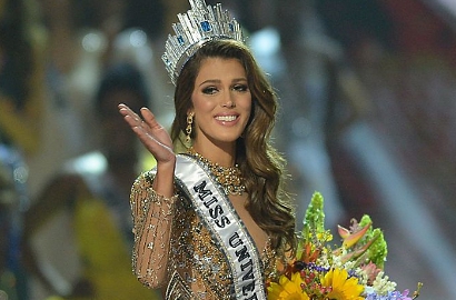 Intim dengan Wanita, Miss Universe 2016 Seorang Lesbian?