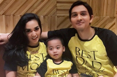 Sering Dikepoin Haters, Istri Lucky Hakim Tulis Kalimat Penuh Cibiran