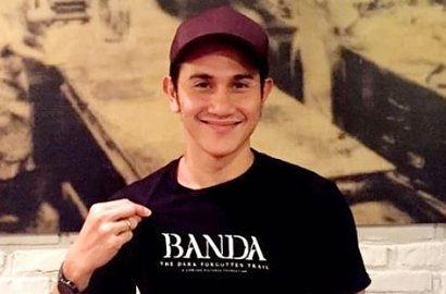 Bareng Produser, Vino 'Minta Restu' Sang Ayah Jelang Syuting 'Wiro Sableng 212'